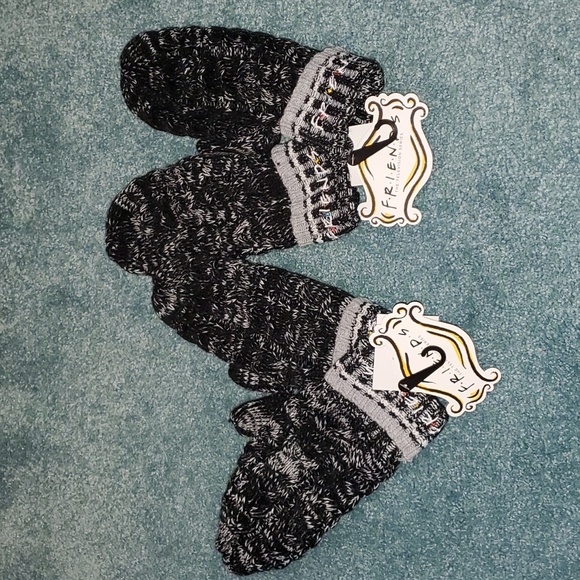 F.R.I.E.N.D.S Mittens x2 - Picture 1 of 7